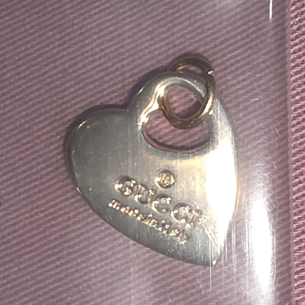 Gucci Gold Heart Pendant - Picture 6 of 6